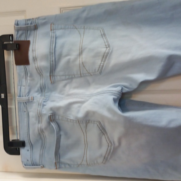 HOLLISTER. - Picture 3 of 5